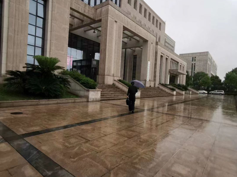 深圳找離婚律師來講講丈夫開車出事故后妻子離婚是否需要賠償
